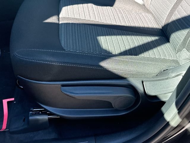 Certified Used 2026 Metal Kia LX image 19