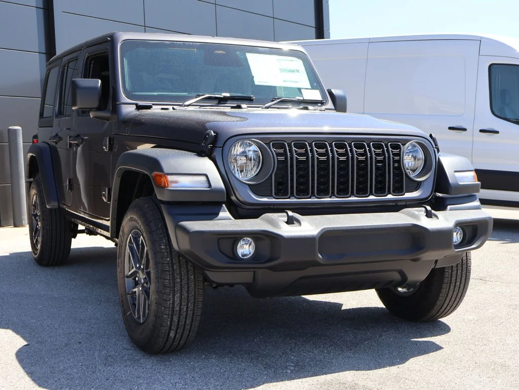 New 2026 Granite Crystal Metallic Clearcoat Jeep Sport RHD image 6
