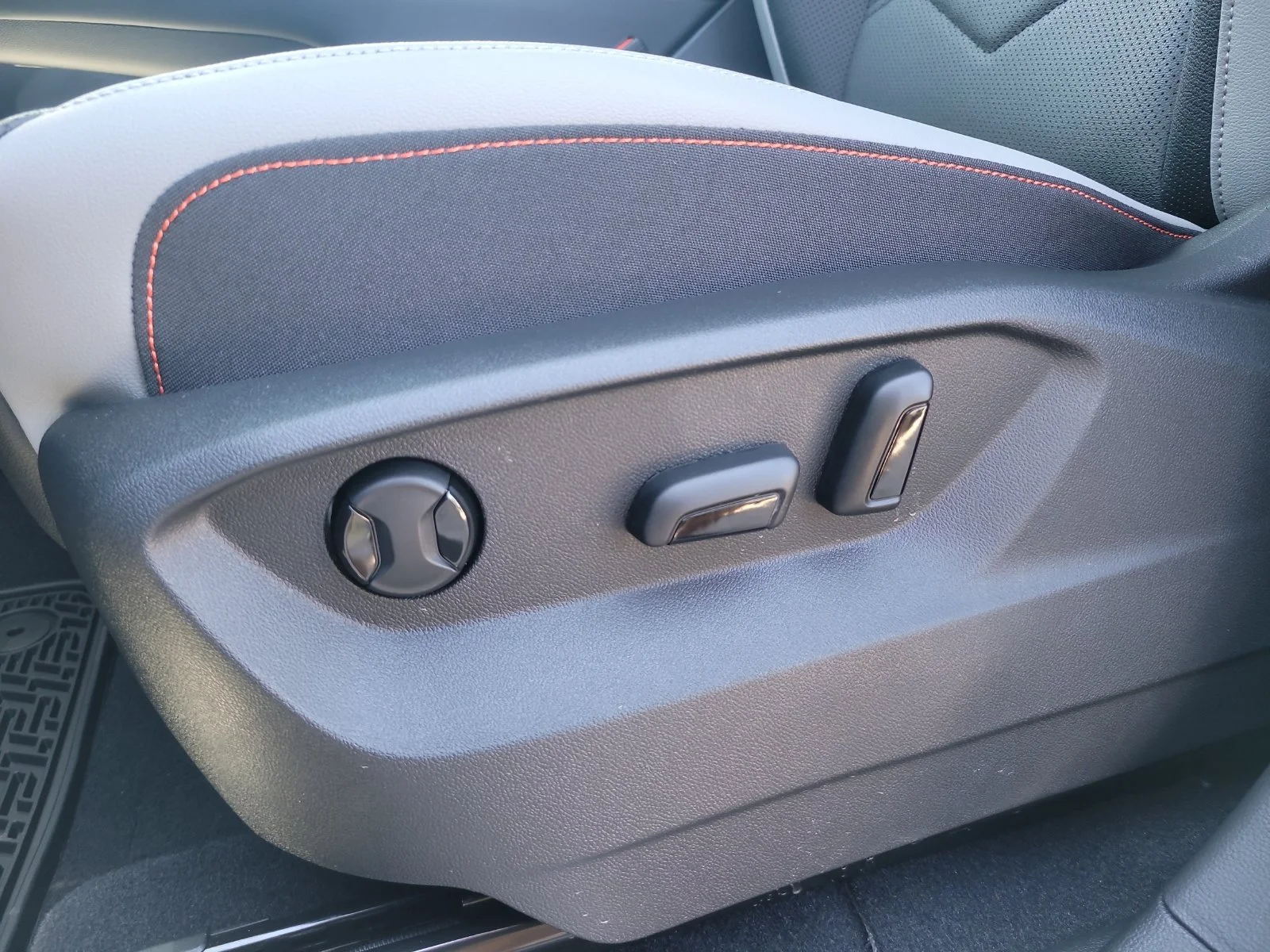 New 2026 Pure Gray Volkswagen 2.0T Peak Edition image 20
