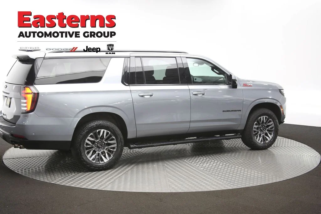 Used 2025 Gray Chevrolet Z71 image 45