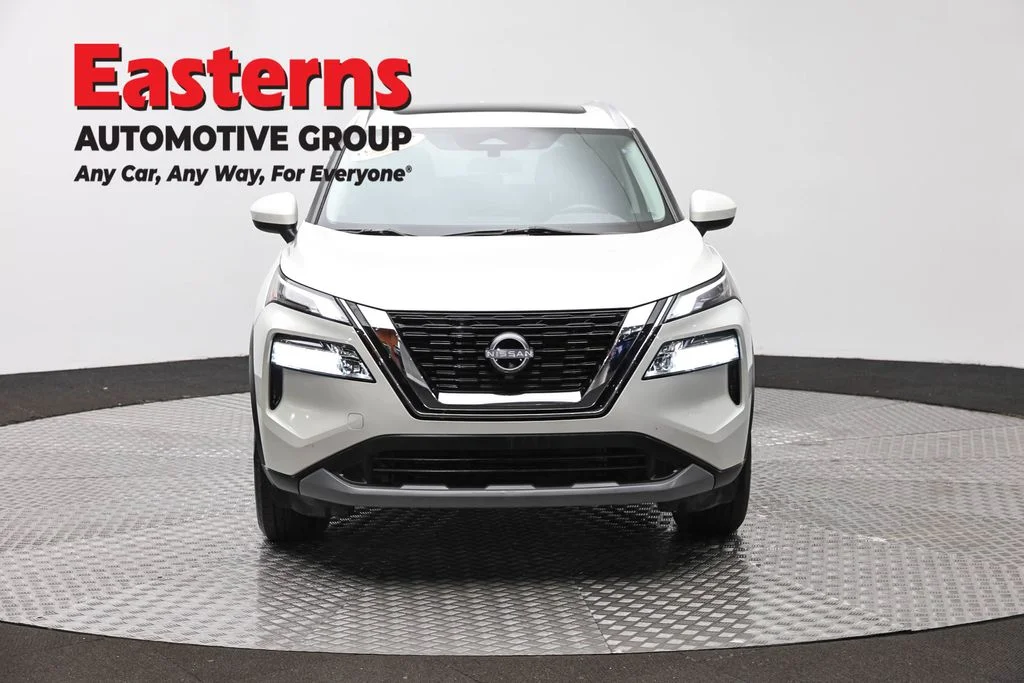 Used 2023 White Nissan SV image 2