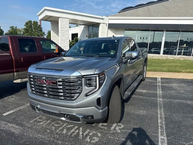 Used 2023 Silver GMC Denali image 3