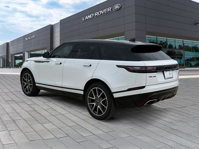Used 2023 White Land Rover R-Dynamic S MHEV image 3