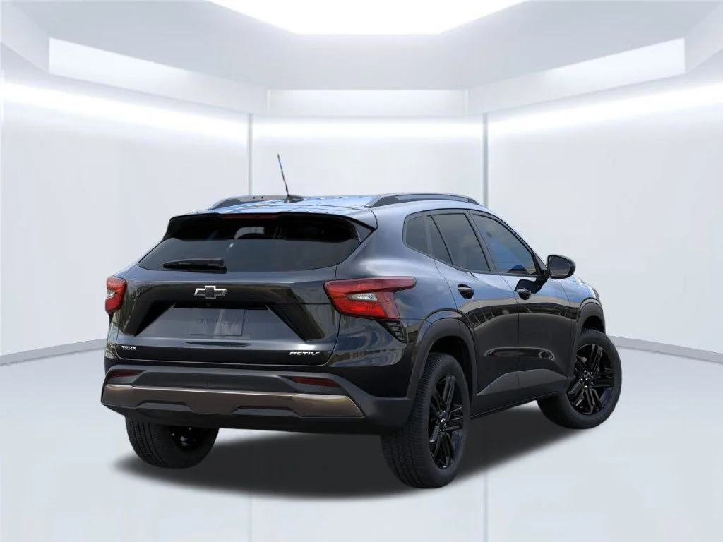 New 2026 Mosaic Black Metallic Chevrolet ACTIV image 6