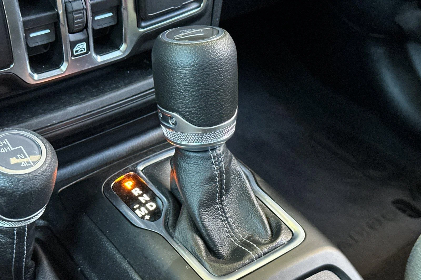 Used 2025 Black Clearcoat Jeep Sport S image 20