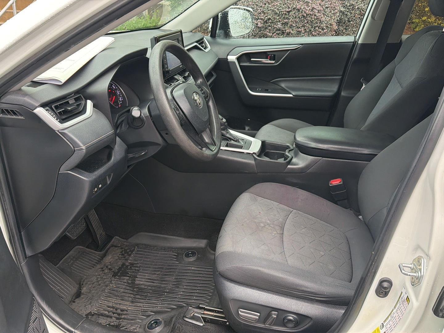 Used 2020 Super White Toyota XLE image 9