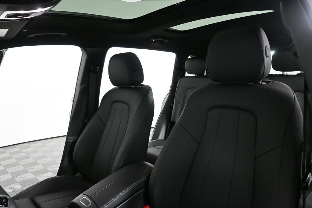 New 2026 Night Black Mercedes-Benz GLB 250 image 5
