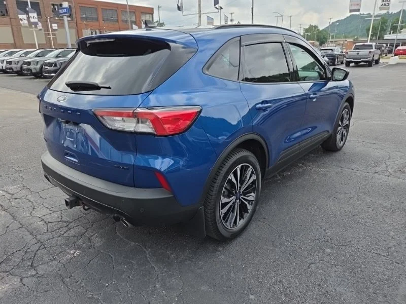 Used 2022 Blue Ford SEL image 7