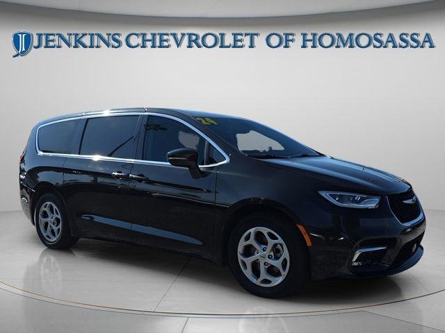 2024 Chrysler Pacifica Limited's photo