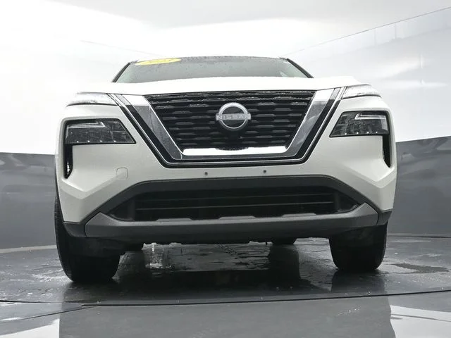 Used 2023 White Nissan SV image 33