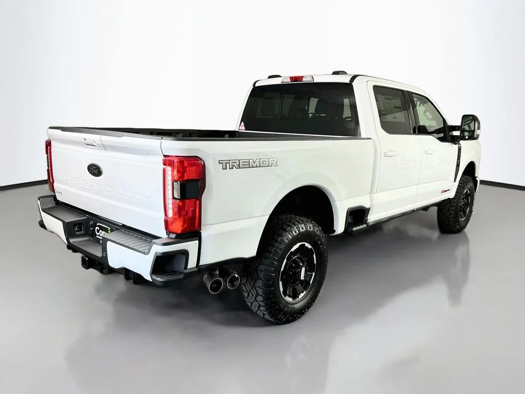 New 2026 Oxford White Ford Lariat image 15