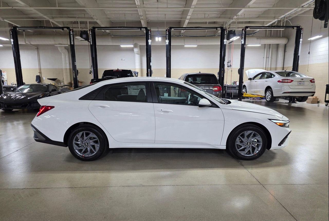 New 2026 Serenity White Hyundai Blue image 8