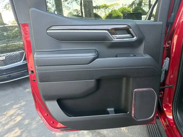 Used 2023 VOLCANIC RED TINTCOAT GMC Elevation image 21