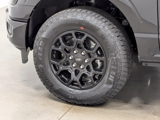 New 2026 Agate Black Metallic Ford XLT image 37