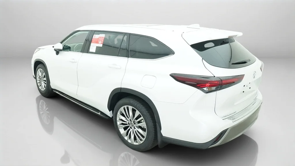 New 2026 Wind Chill Pearl Toyota Platinum image 14