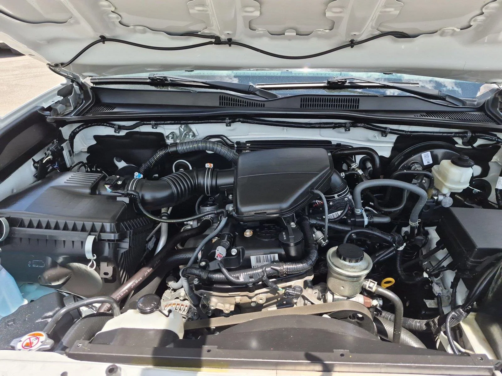 Used 2022 White Toyota SR image 36