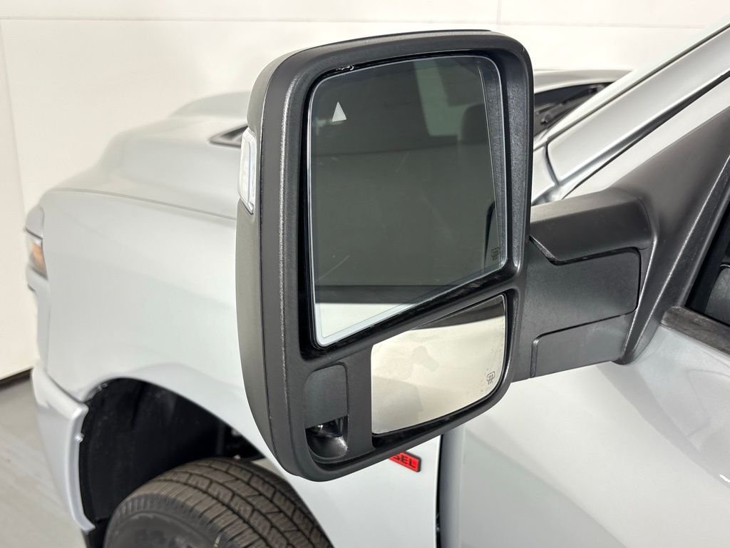 New 2026 Silver-Zynith Exterior Paint RAM Laramie image 13