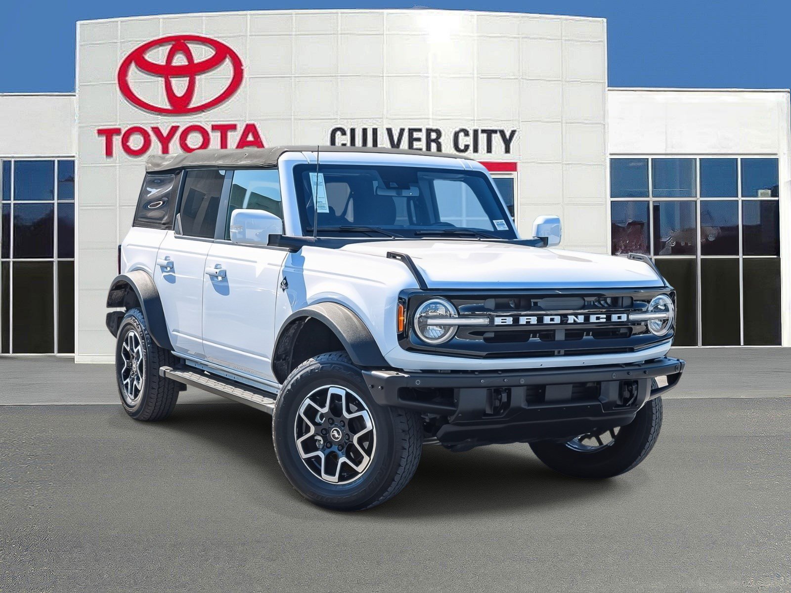 2022 Ford Bronco Outer Banks Advanced 4x4's photo