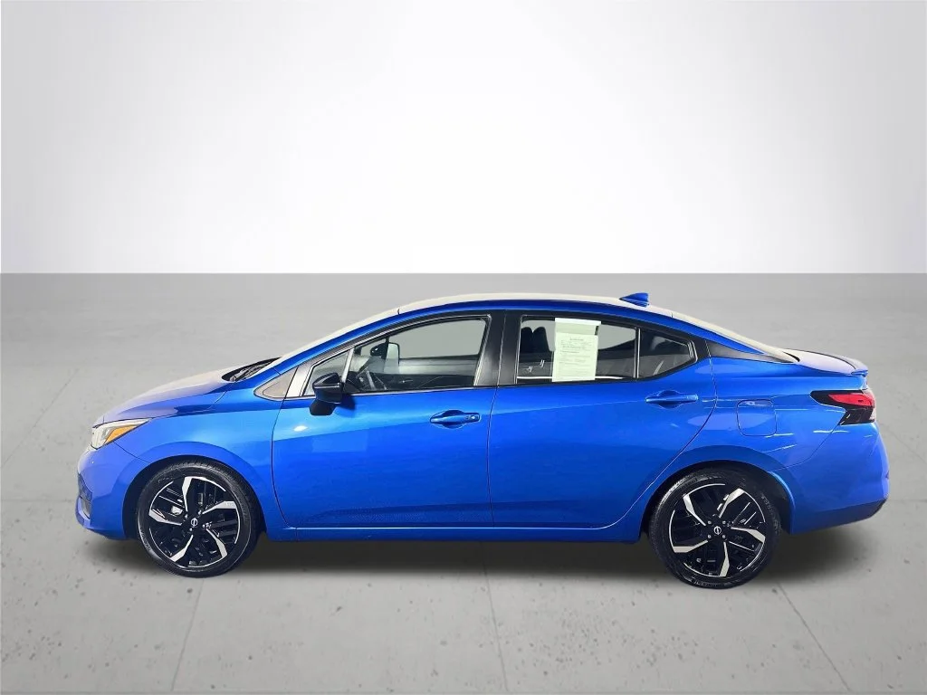 Used 2024 Blue Nissan 1.6 SR image 9