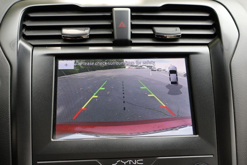 2020 Ford Fusion SE - Photo 18