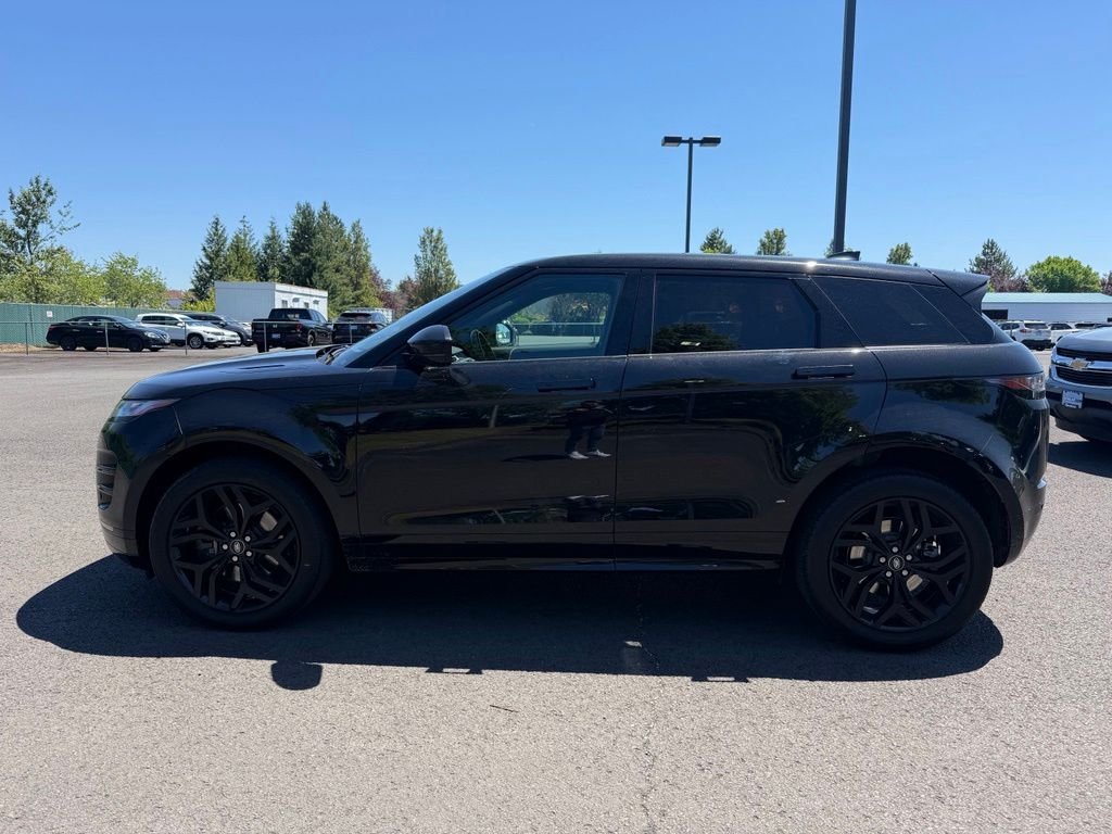 Used 2023 Santorini Black Metallic Land Rover R-Dynamic SE image 4