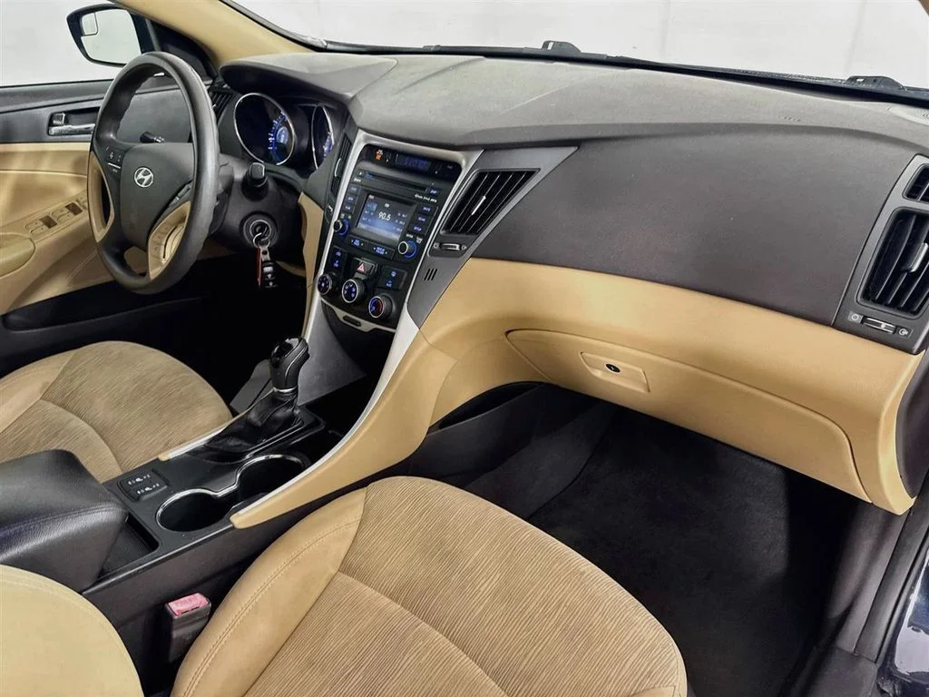 Used 2014 Blue Hyundai GLS image 32