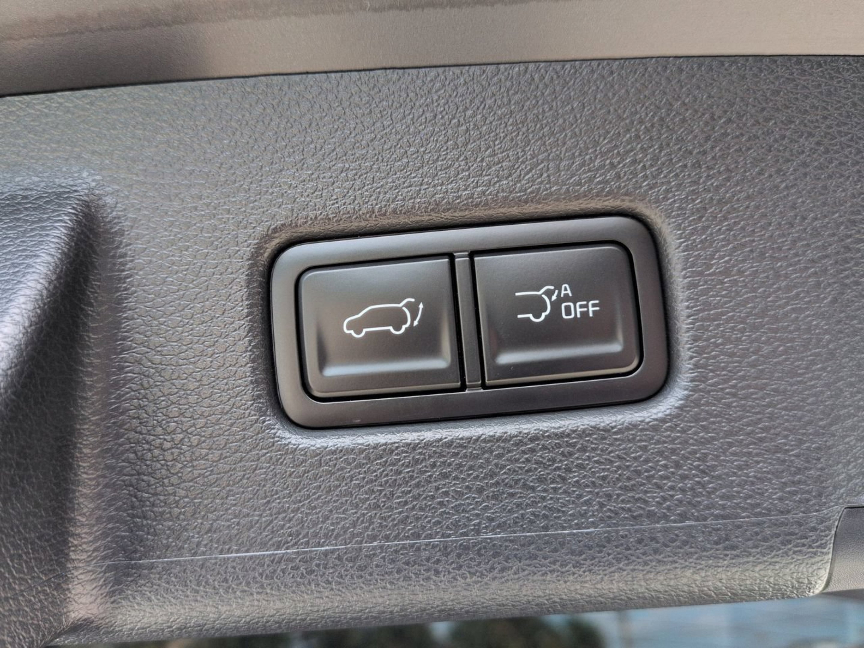 Certified Used 2025 Ebony Black Kia S image 11