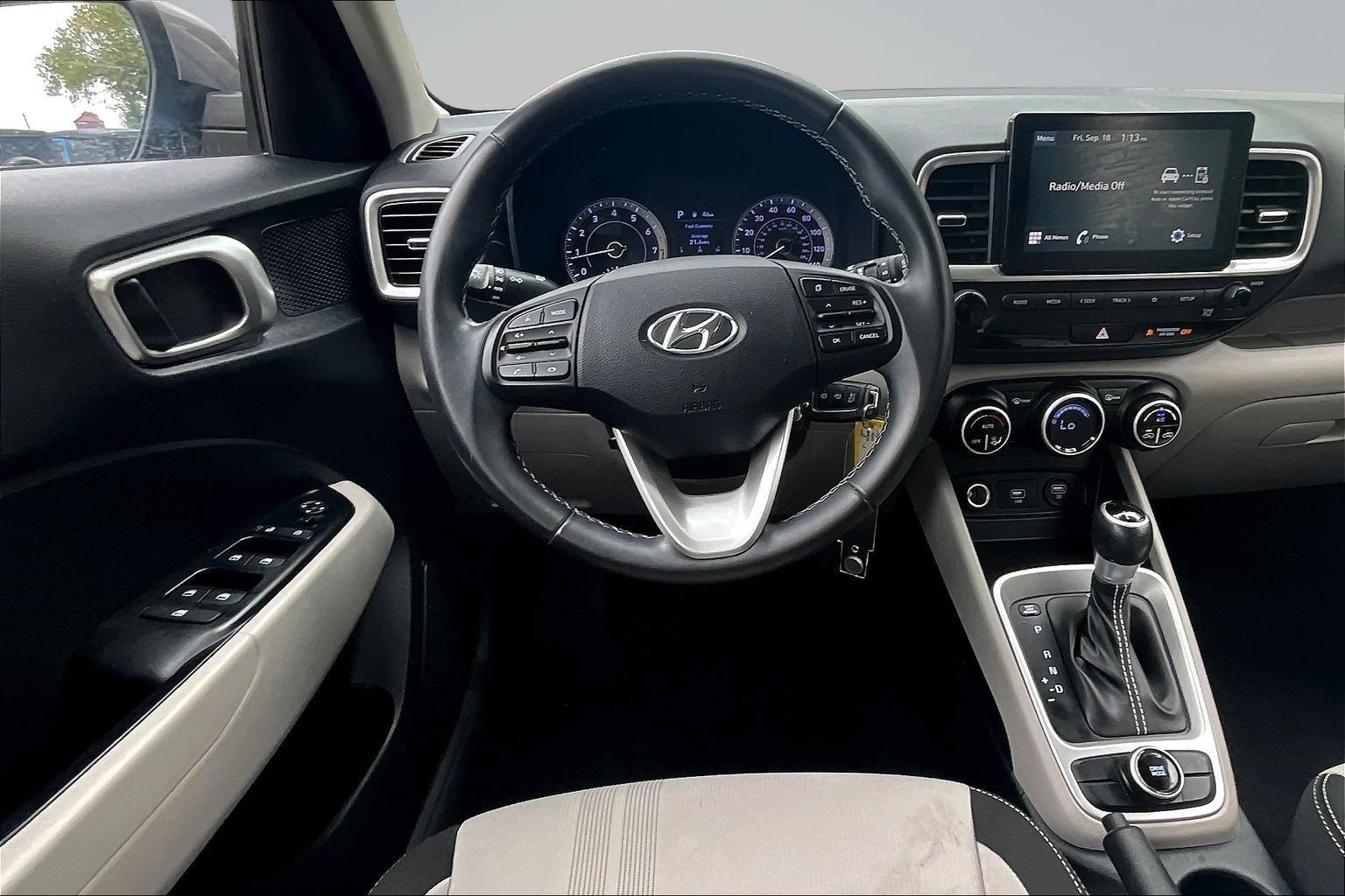 Used 2021 Gray Hyundai SEL image 8