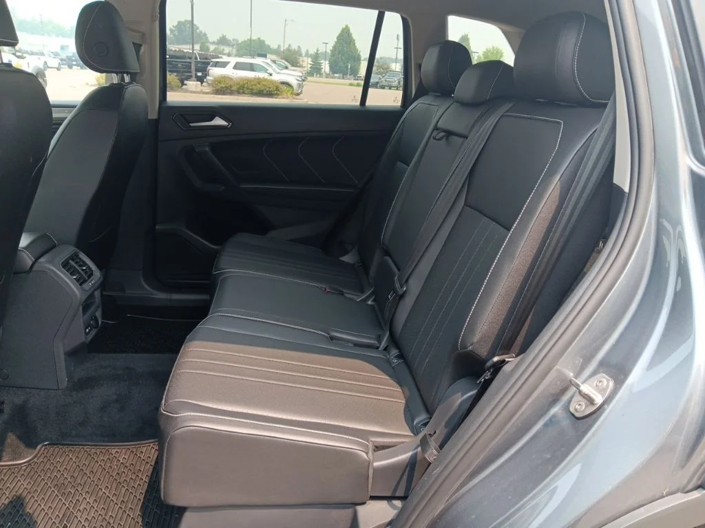 Used 2023 Platinum Gray Metallic Volkswagen 2.0T SE image 32