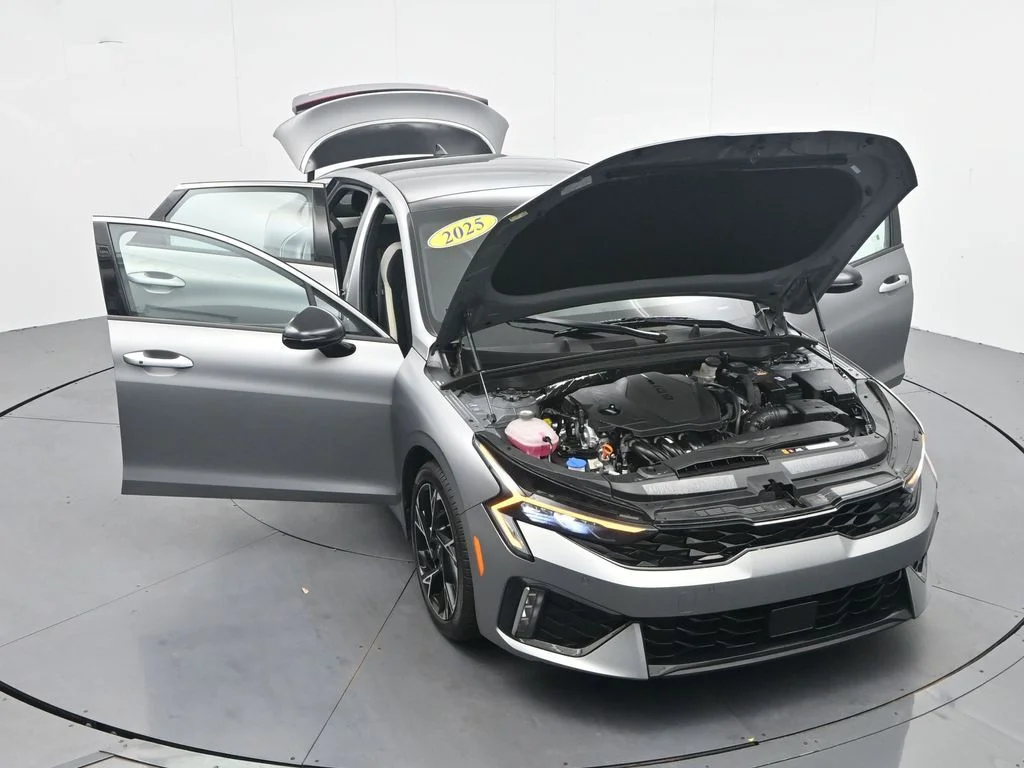 Used 2025 Steel Kia GT-Line image 40