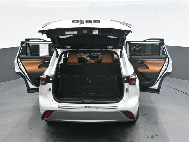 Used 2024 Beige Toyota Platinum image 27