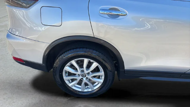 Used 2018 Silver Nissan SV image 34