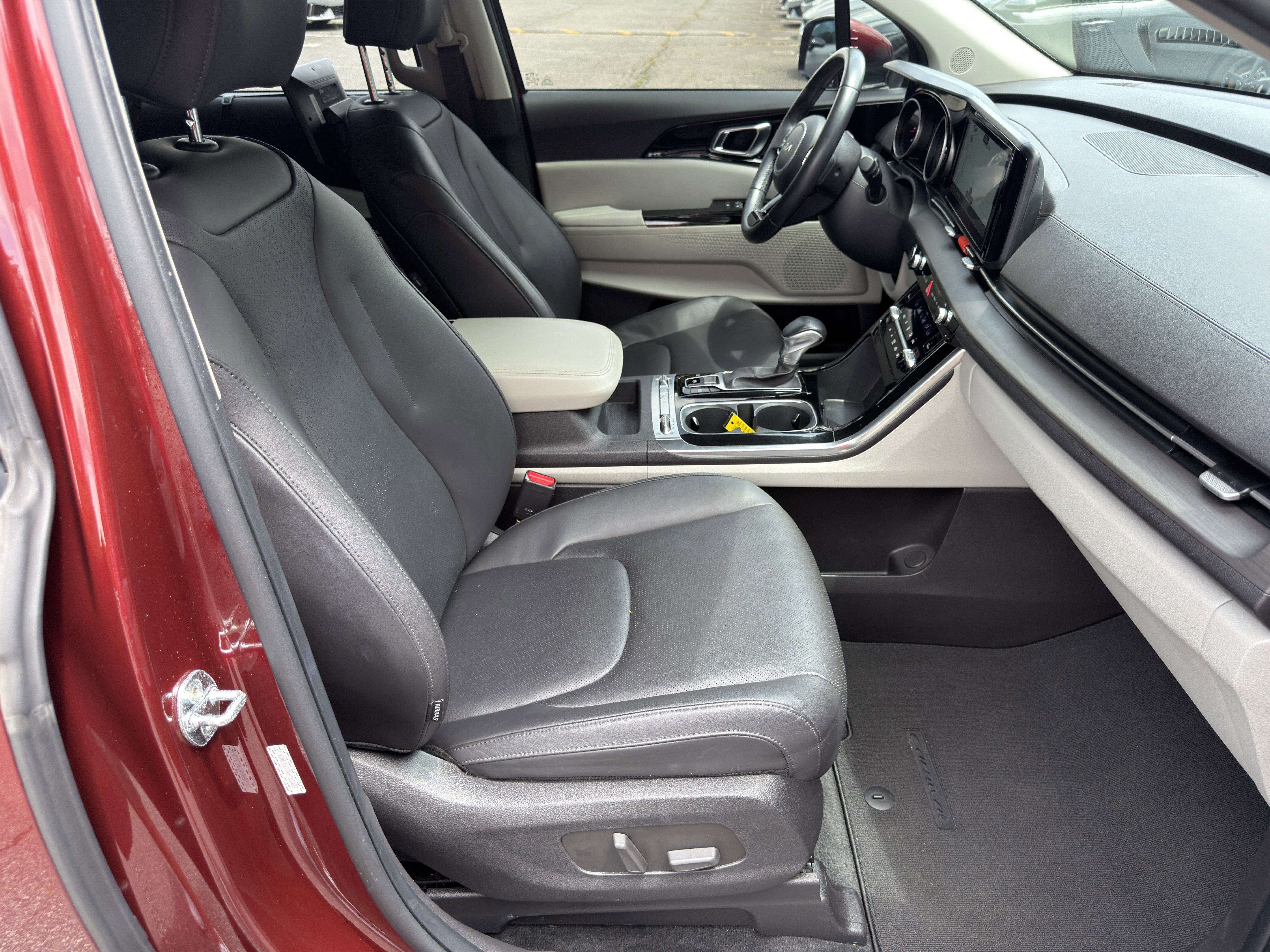 Used 2022 Flare Red Kia SX image 11
