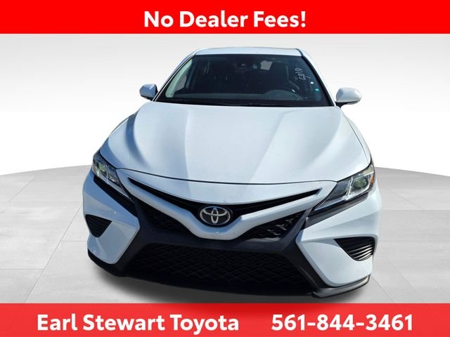 Used 2020 White Toyota SE image 4