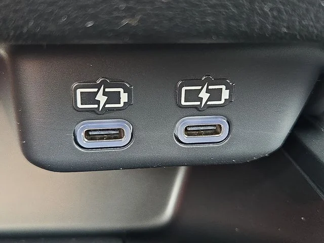 2026 Lexus UX Hybrid 300h Premium - Photo 17