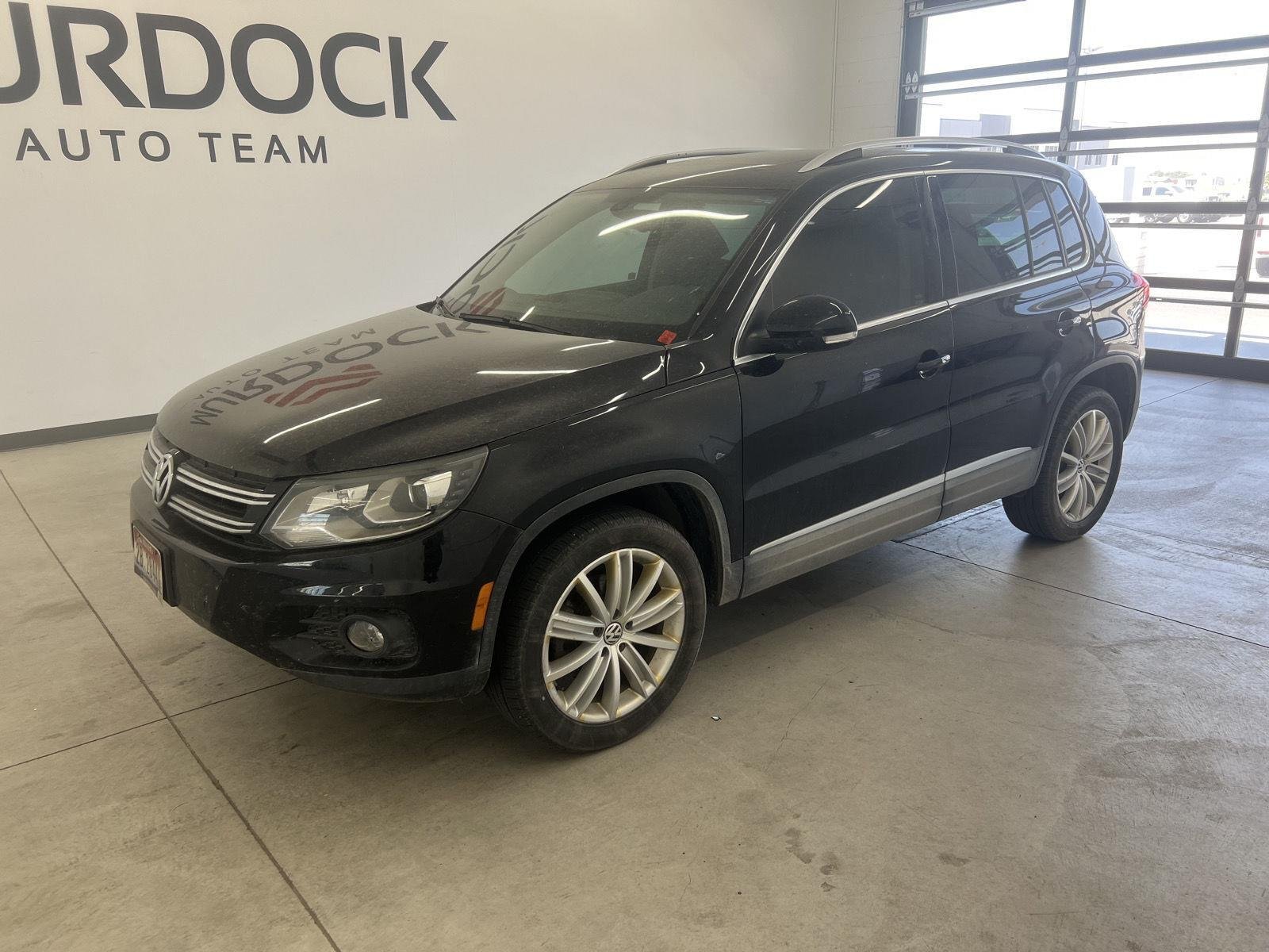 Used 2016 Deep Black Pearl Volkswagen SE image 6