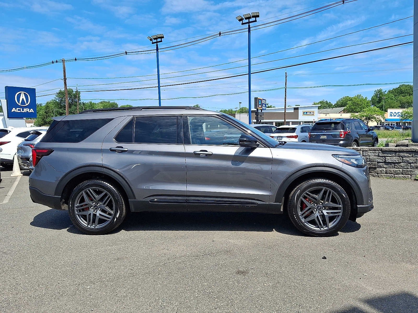 Used 2025 Carbonized Gray Metallic Ford ST-Line image 8