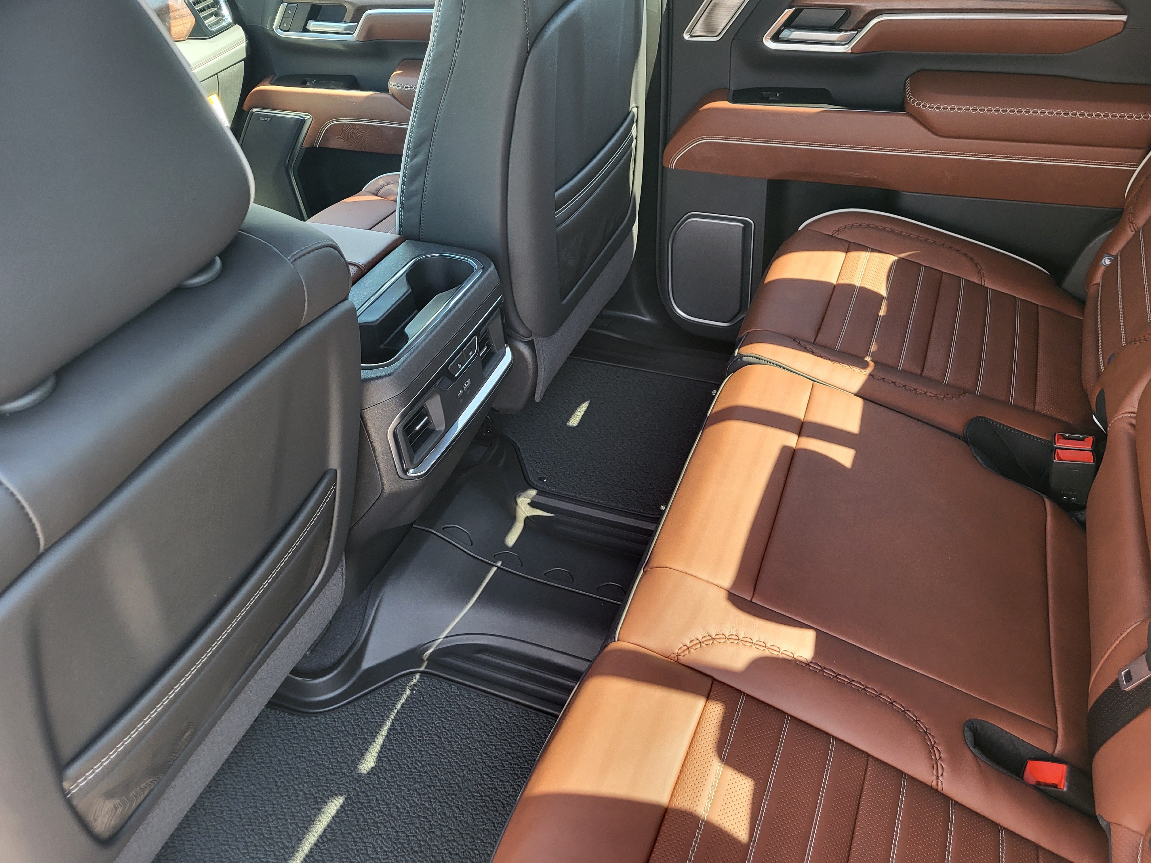 New 2026 Summit White GMC Denali Ultimate image 23