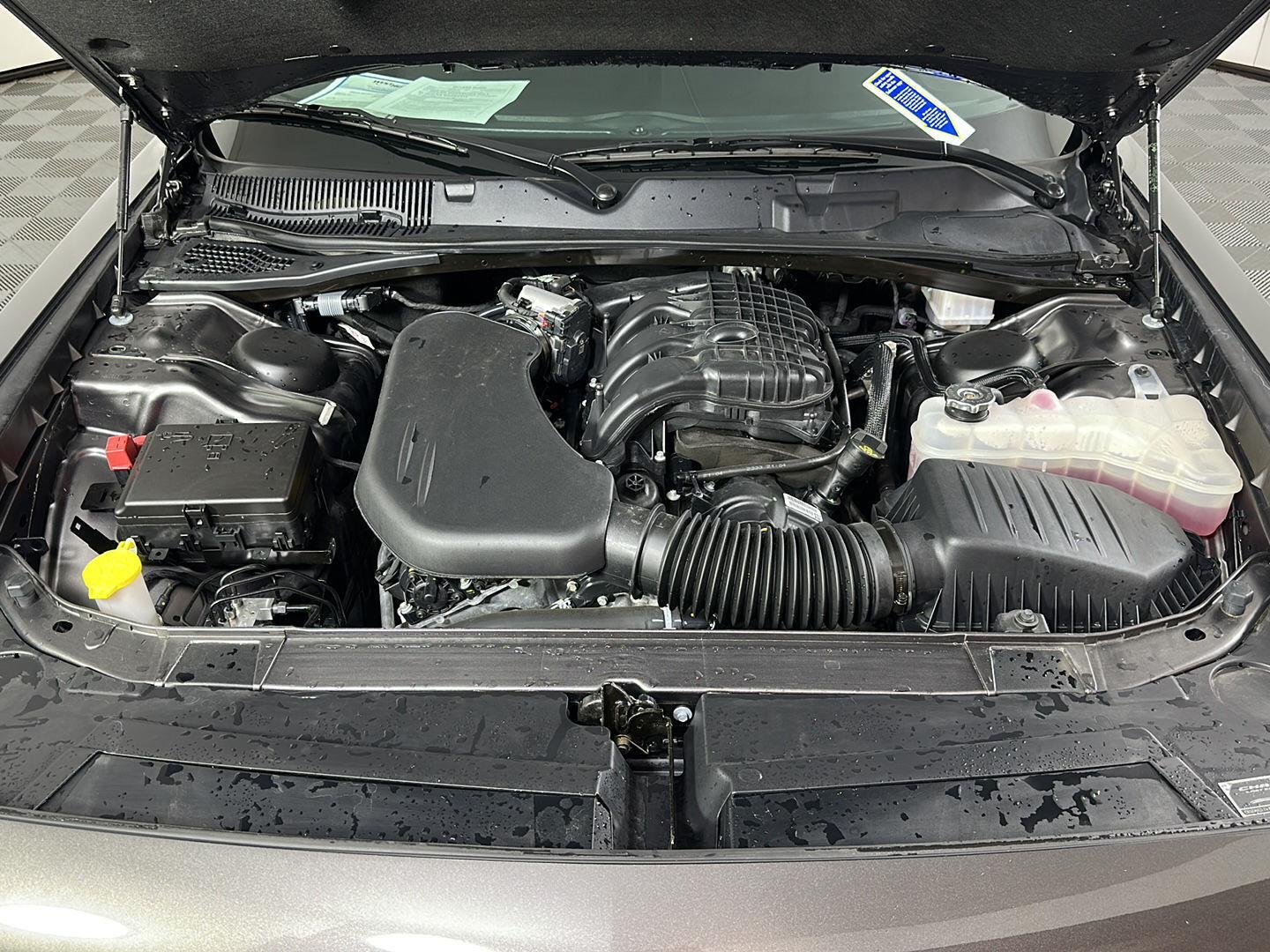 Used 2023 Granite Pearlcoat Dodge SXT image 32