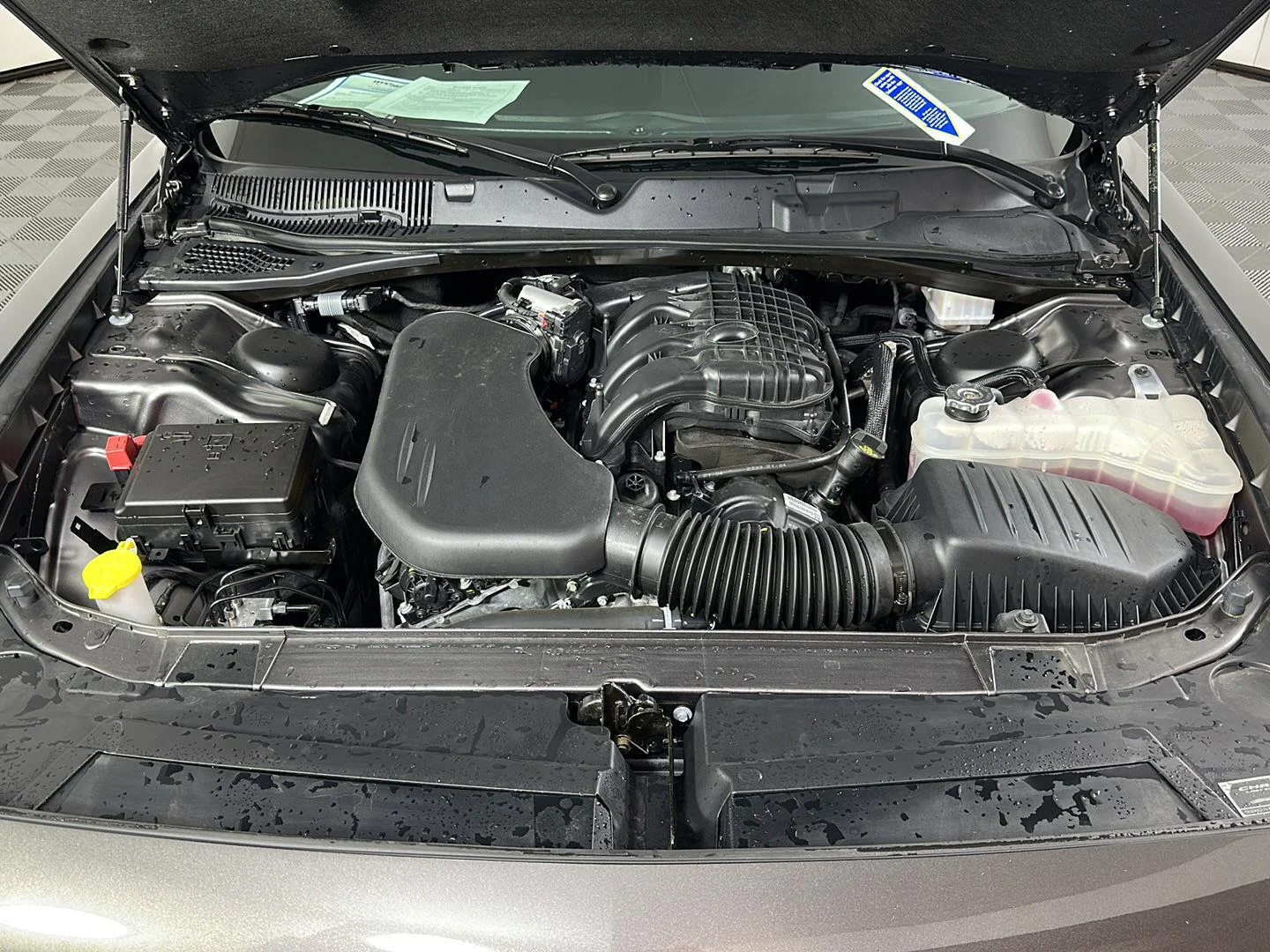 Used 2023 Granite Pearlcoat Dodge SXT image 32
