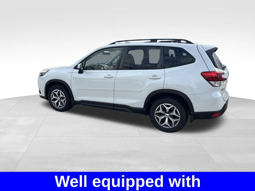 Used 2022 White Subaru Premium image 3