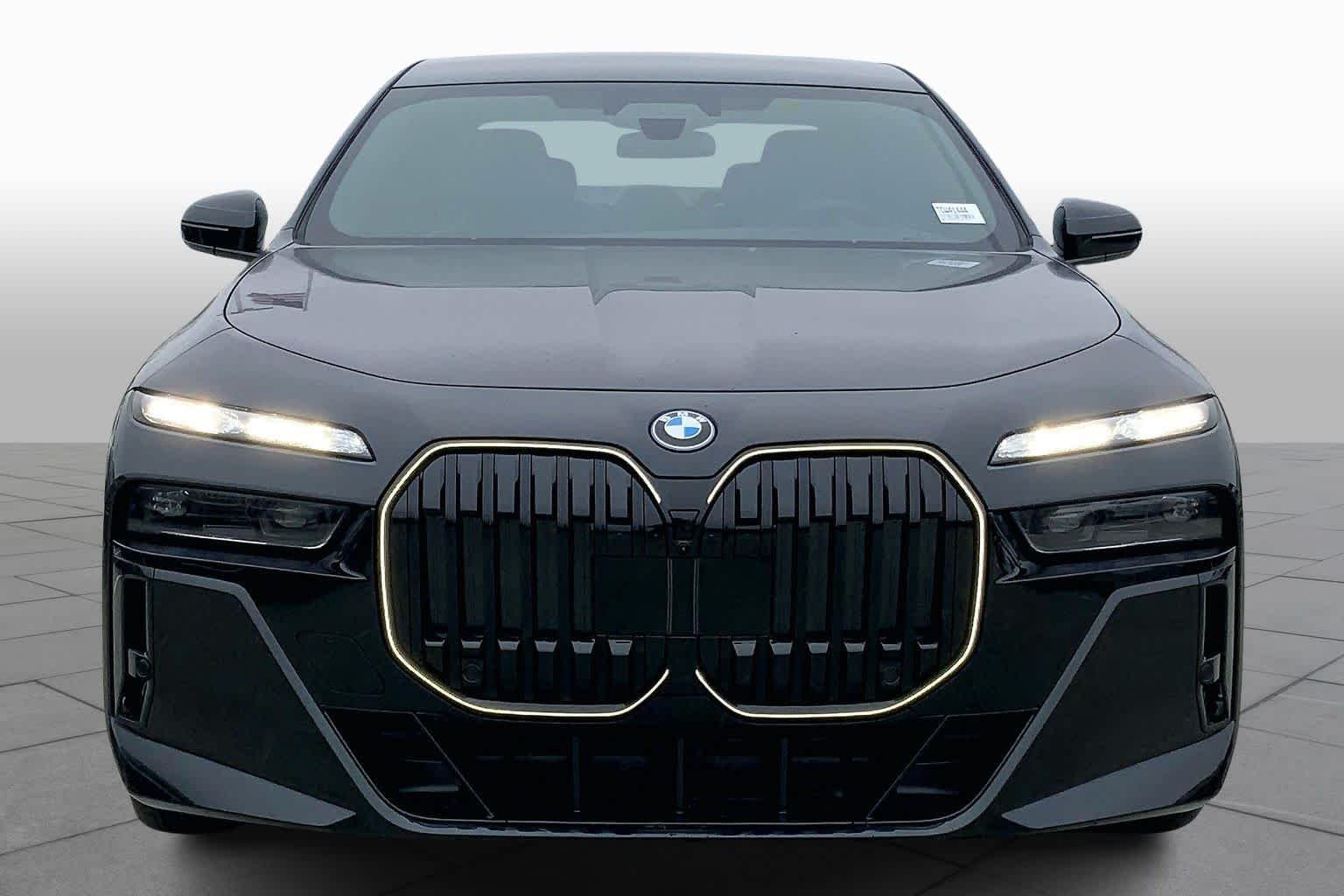 Used 2026 Black Sapphire Metallic BMW 750e xDrive image 3