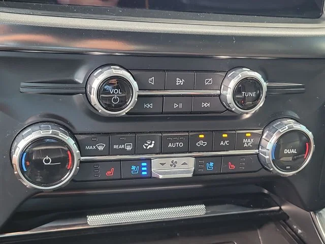 Used 2023 White Ford Tremor image 25