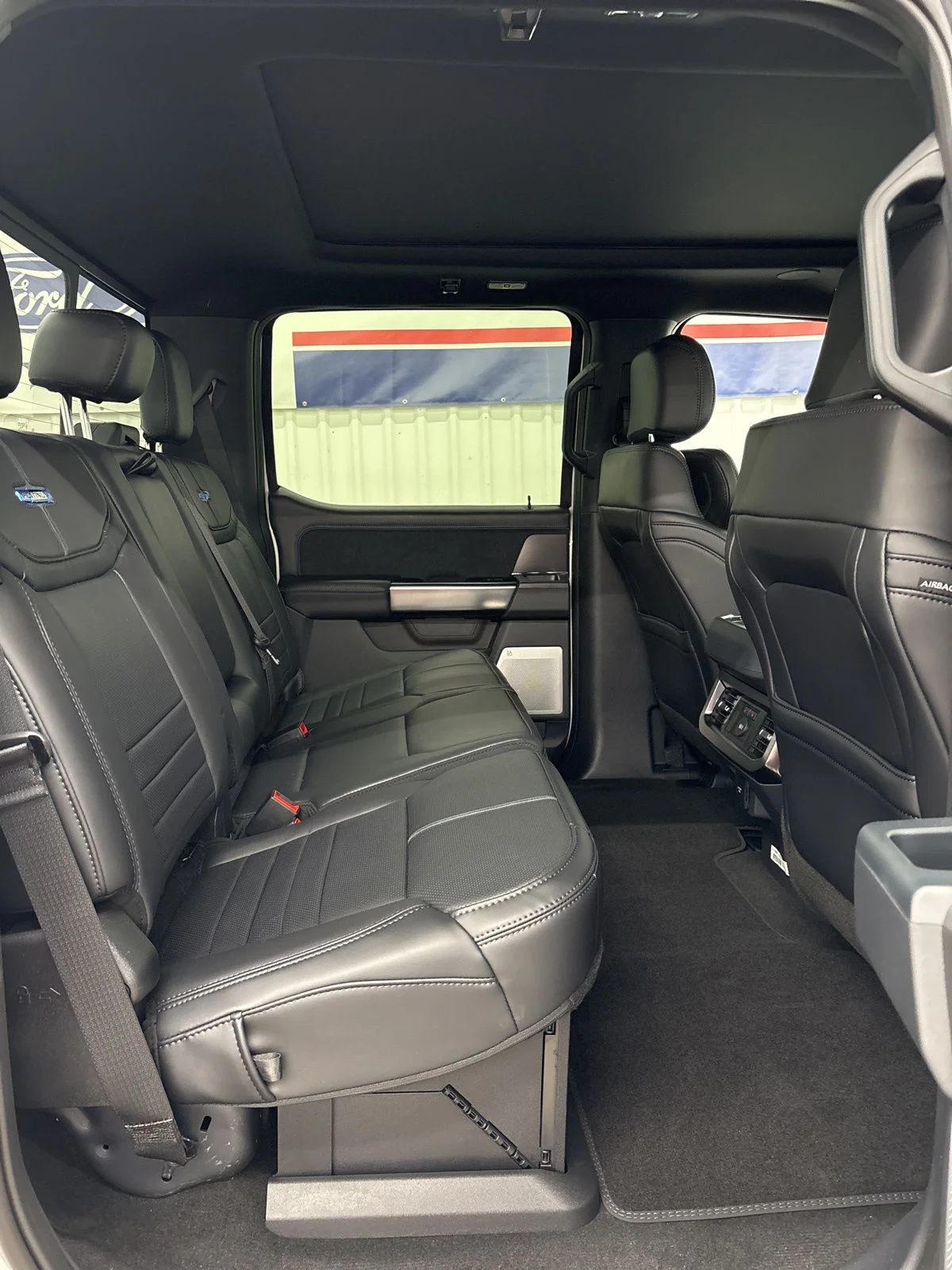 New 2026 Star White Metallic Tri-Coat Ford F-250® Platinum® image 17