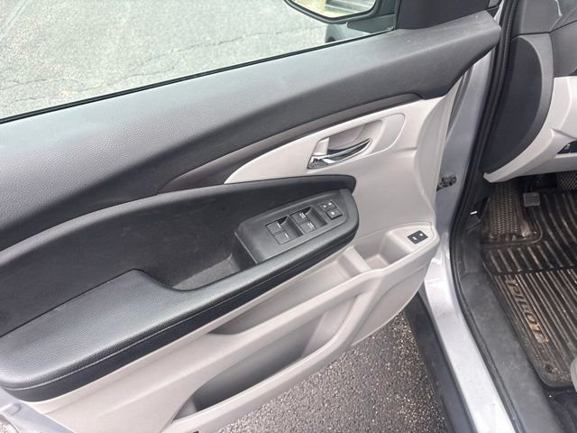 Used 2016 Silver Honda EX-L image 9