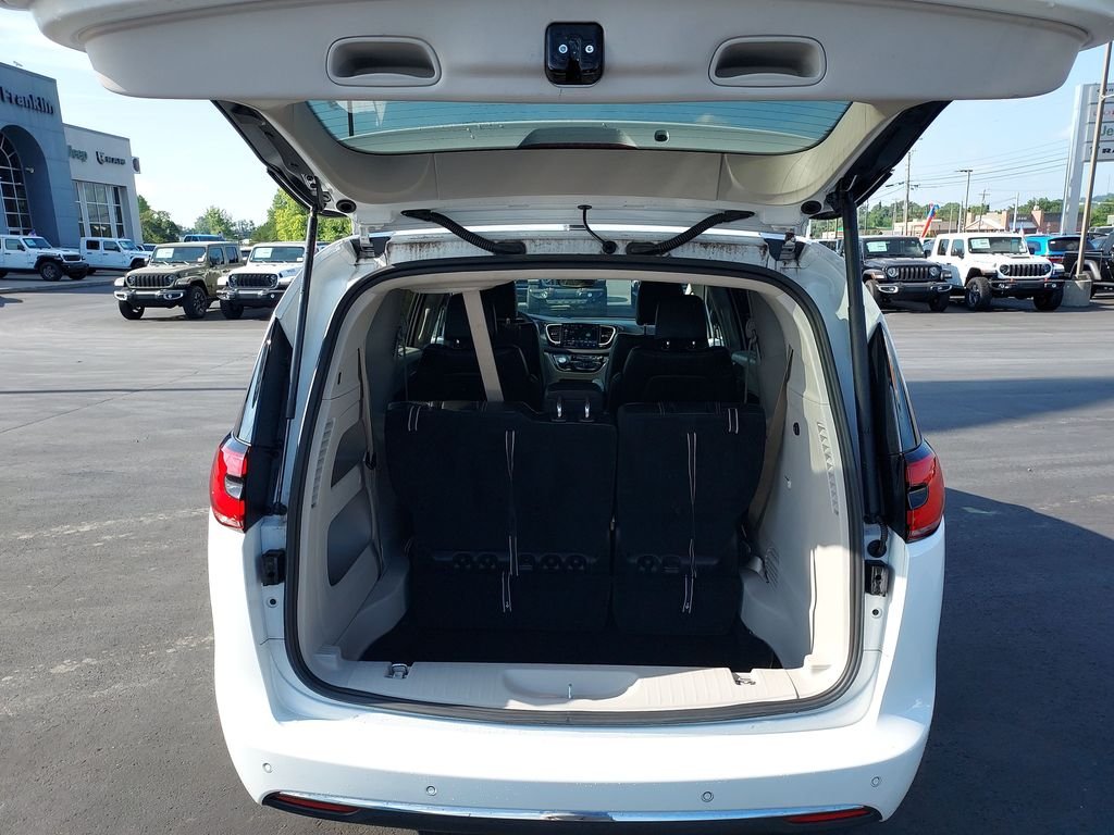 Used 2023 White Chrysler Touring L image 20