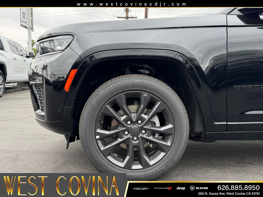 New 2026 Diamond Black Crystal Pearl-Coat Exterior Paint Jeep Limited Reserve image 9