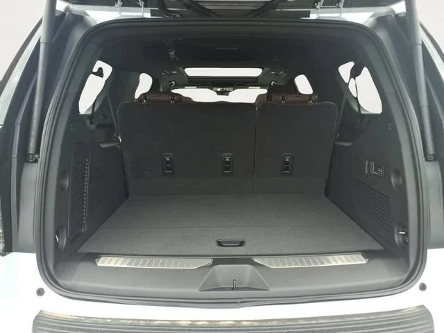 New 2026 Polar White Tricoat Chevrolet High Country image 22
