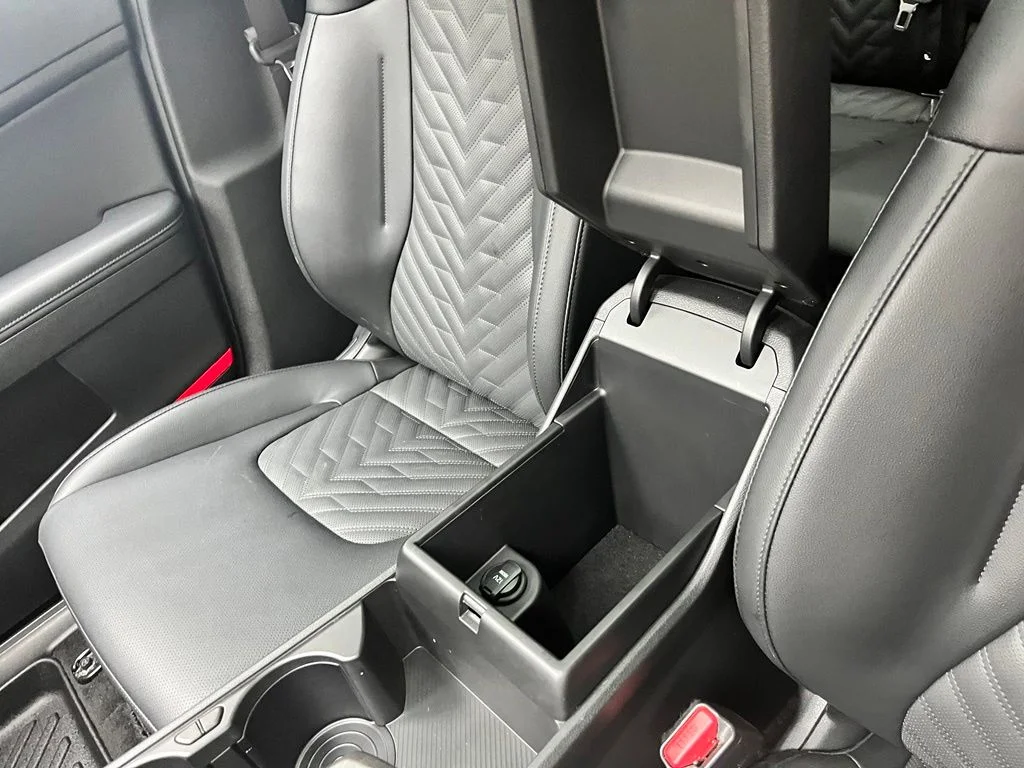 Used 2026 Black Kia X-Line image 32