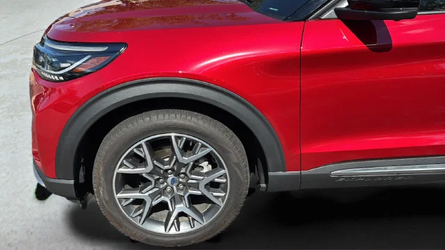 Used 2025 Red Ford Platinum image 38